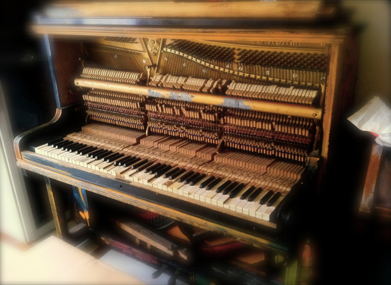 Lisbon-old-piano-e1423780161910